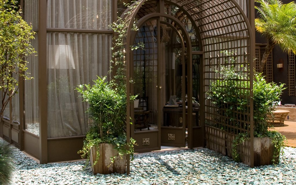 Why Green Pebbles are Perfect for Serene Garden Designs